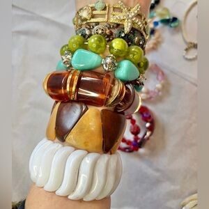 Lot of 20 vintage beaded bracelets